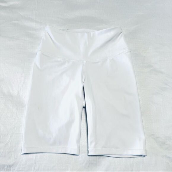 Good American ESSENTIAL BIKE SHORT White  Athleisure Athletic Shorts Size Small - Picture 2 of 15